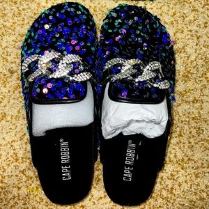 Cape Robbin (Kathleen slip on) Style: Elsa